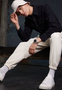 WHITE SKELETON GA-2100SKE UNISEX - Zegarek cyfrowy
