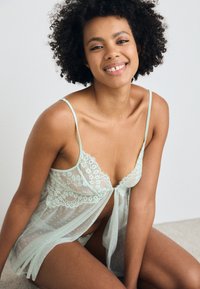 Hunkemöller Nattskjorte - green