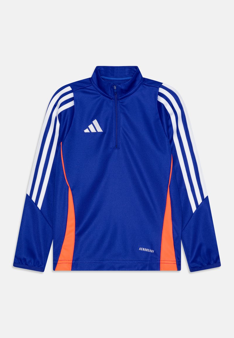 Chemise de sport bleue à manches longues avec une demi-fermeture à glissière, des manches à rayures blanches et des accents orange. Fabriquée en tissu léger et évacuant l'humidité.