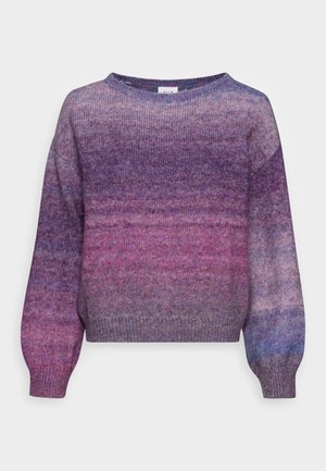 Pull tricoté dégradé violet avec manches longues, encolure ronde et poignets et ourlet côtelés.