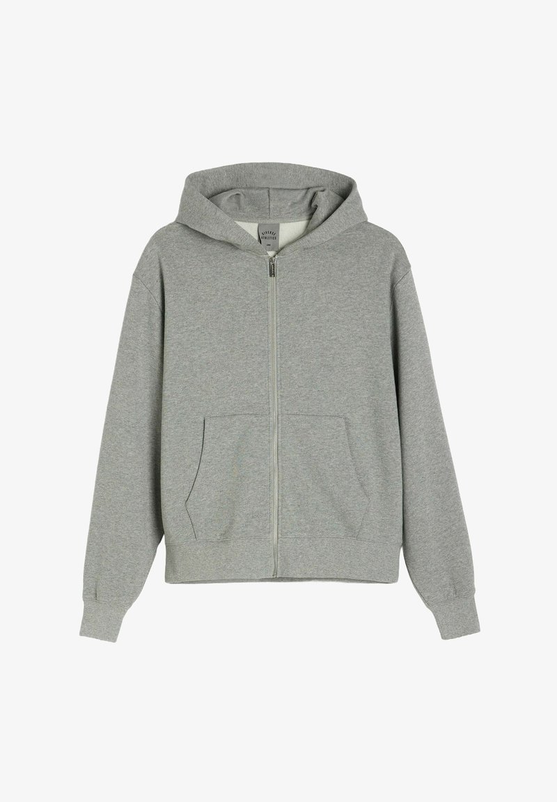 Szara rozpinana bluza z kapturem, wykonana z miękkiego materiału; posiada kaptur, dwie przednie kieszenie oraz prążkowane mankiety. Prosty design bez widocznych wzorów.