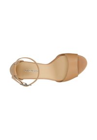 Beige High Heel Sandale mit breitem vorderen Riemen, einem Knöchelriemen mit Metall-Schnalle und einer glatten Leder-Optik. Offenporiges Design.