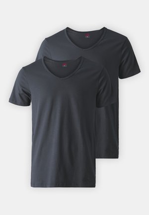 Två mörkblå kortärmade V-ringade t-shirts i mjuk bomullstyg, med normal passform och en slät yta.