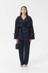 Gestuz SUMMER TRENCHCOAT - Farkkutakki - unwashed denim