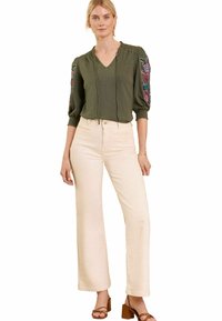 Unausgewählt, khaki green bird
