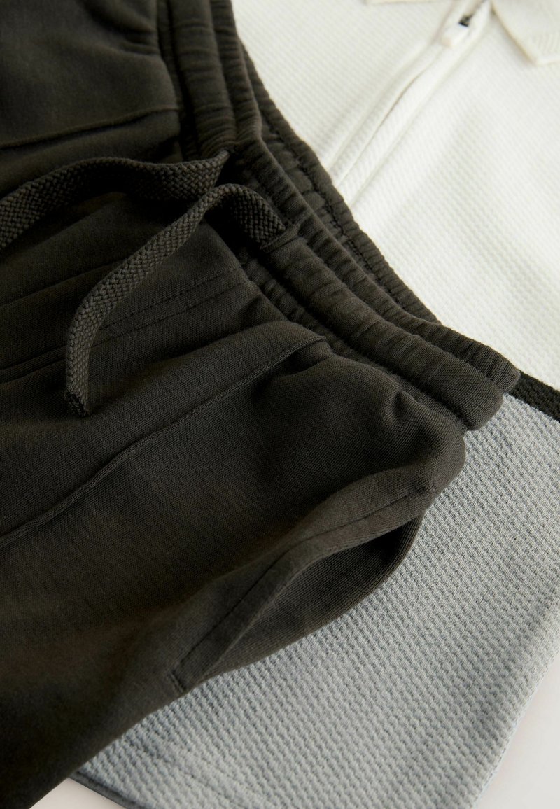 Next SET - Tracksuit bottoms - grey/white zip/white - Zalando