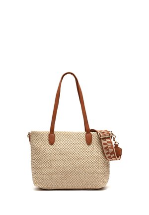 Sac cabas en tissu beige avec poignées en cuir marron et bandoulière en tissu à motifs ajustable sur fond blanc.