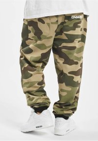 Dangerous DNGRS HERREN CLASSIC - Pantaloni de trening - camouflage