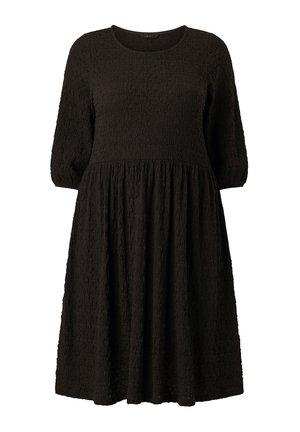 Schwarzes, strukturiertes Kleid mit einem runden Ausschnitt und Dreiviertelärmeln. Ausgestellter Rock mit gerafftem Stoff an der Taille.