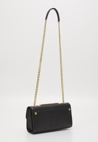Love Moschino BUCKLE CROSSBODY - Mala a tiracolo - nero