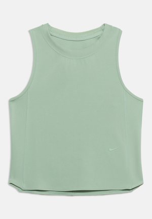 Brezrokavna svetlo zelena atletska kratka majica z okroglim izrezom in majhnim logotipom Nike Swoosh na spodnji desni strani spredaj.