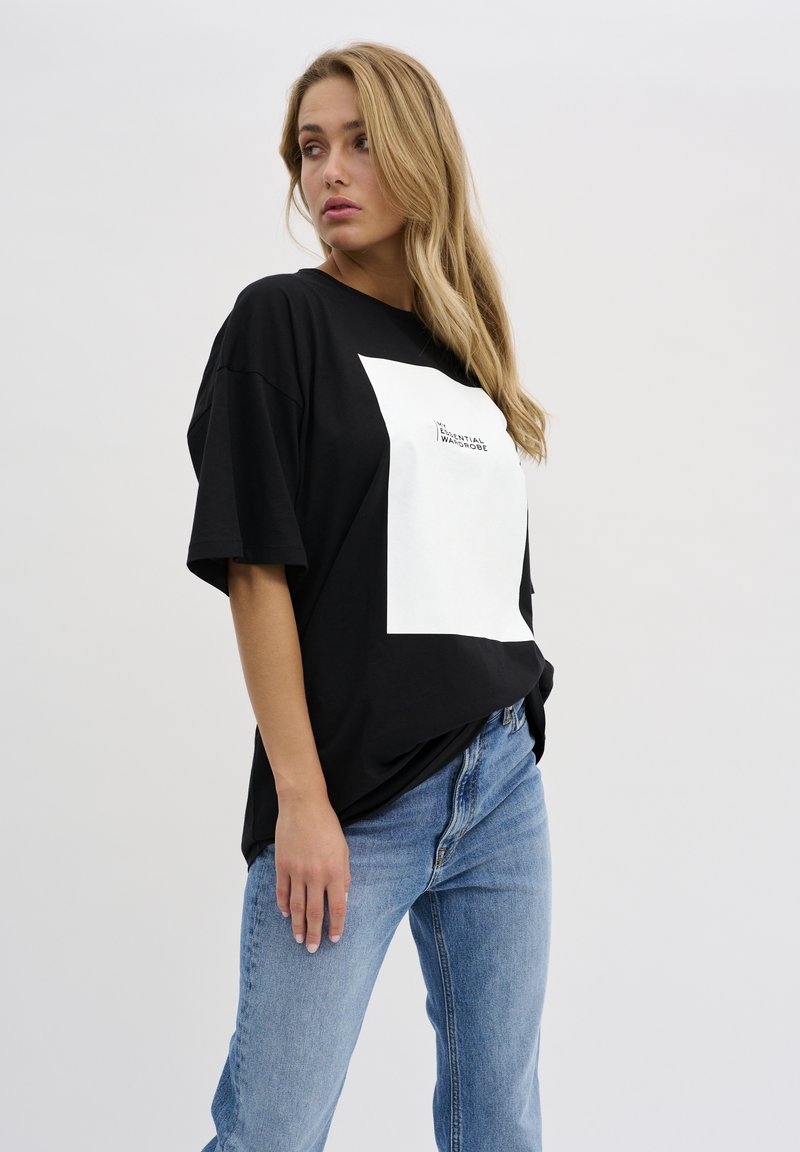 My Essential Wardrobe - LISAMW LOGO  - T-shirt print - black, Vergroten