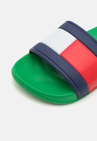 Tommy Hilfiger DAMIAN UNISEX - Pantolette flach - green