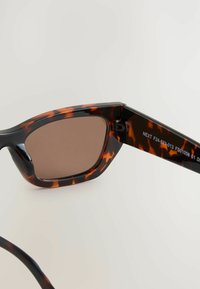SQUARE - Occhiali da sole - tortoiseshell brown