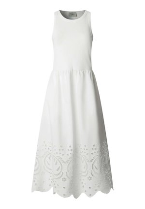 Vestido blanco sin mangas con corpiño ajustado, cintura fruncida y dobladillo con borde festoneado que presenta detalles de bordado floral con recortes.