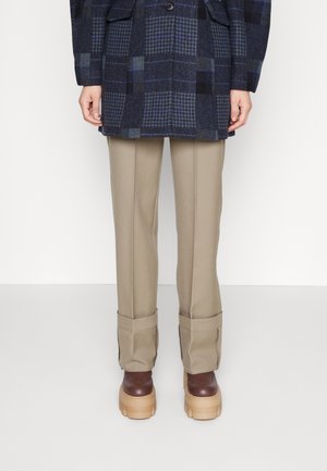 BITE Studios TAILORED FOLD UP TROUSER - Παντελόνι - green