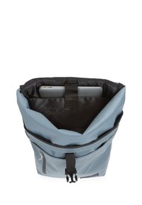 Eastpak UP ROLL - Ryggsäck - tarp stormy