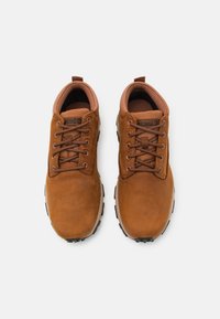 Timberland WINSOR PARK GTX CHUKKA - Stringate sportive - rust