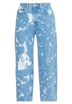 Lyseblå denimjeans med hvidt blegemønster, høj talje, knapper foran og lommer.