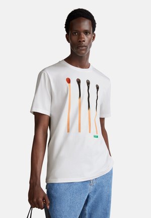 United Colors of Benetton Print T-shirt - white