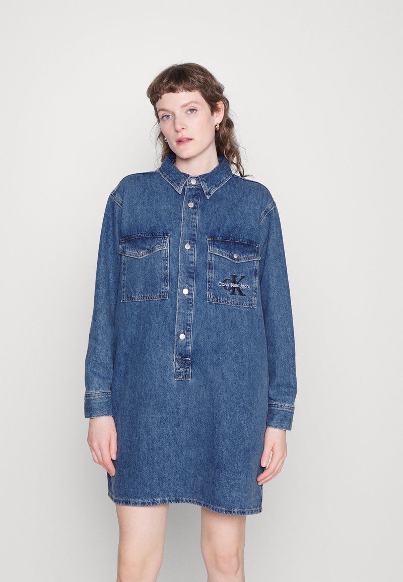Calvin Klein Jeans UTILITY POP SHIRT DRESS Robe en jean blue/denim bleu ZALANDO.FR