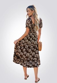 Cupshe Denní šaty - dark brown