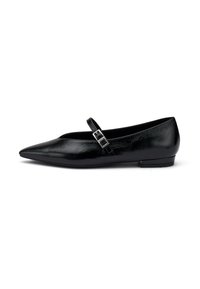 Bailarinas planas de piel sintética negra con punta puntiaguda, tira ajustable con detalle de hebilla plateada, tacón bajo y superficie texturizada.