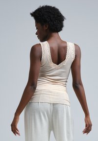Seamless Basic LACEY RAGLAN - Top - rosie beige