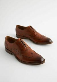 Next WING BROGUE - REGULAR FIT - Derbies & Richelieus - tan brown