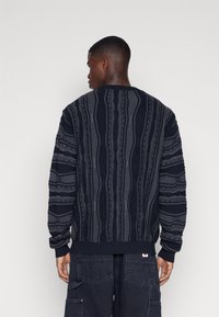 Redefined Rebel TETON REGULAR FIT - Striktrøje - black grey
