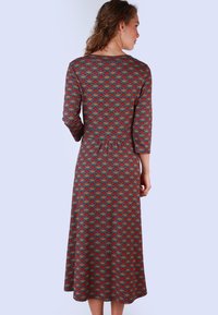 Lykka du Nord LEID SYLVELIN RETRO FLOWER - Freizeitkleid - purple