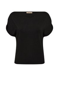 Top negro de corte suelto con mangas cortas. La tela tiene un brillo sutil y el escote es amplio, creando un efecto de hombros al descubierto.