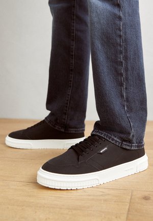 WHEATON CUP  - Trainers - black