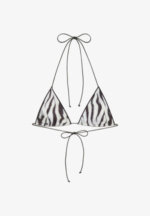 Háromszög alakú bikini felső fekete-fehér zebra csíkokkal, vékony fekete állítható nyak- és hátkötőkkel, fehér háttéren.