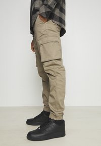 Only & Sons ONSCAM STAGE CUFF - Calças cargo - fallen rock