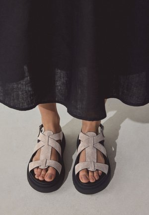 Next, REGULAR FIT - FOREVER COMFORT CHUNKY - Sandali con plateau - neutral