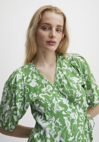 ICHI IHREGINE SS - Blůza - greenbriar