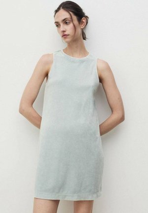 Light green sleeveless dress made of soft fabric, featuring a round neckline, straight shape, and subtle texture. No patterns or hardware.