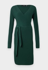 VMHOLLYREM V NECK DRESS - Stickad klänning - pine grove