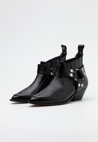 L37 Ankle boot
