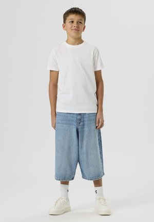 TWO SOON BAGGY - Denimové šortky - medium blue denim