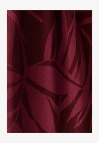 Valimata, burgundy palms