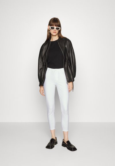 Paige HOXTON CROP - Jeans Skinny - crisp white