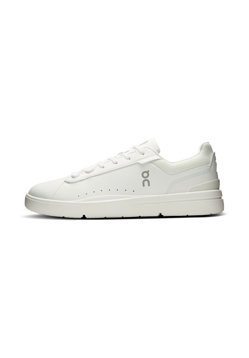 On THE ROGER ADVANTAGE - Trainers - white   white