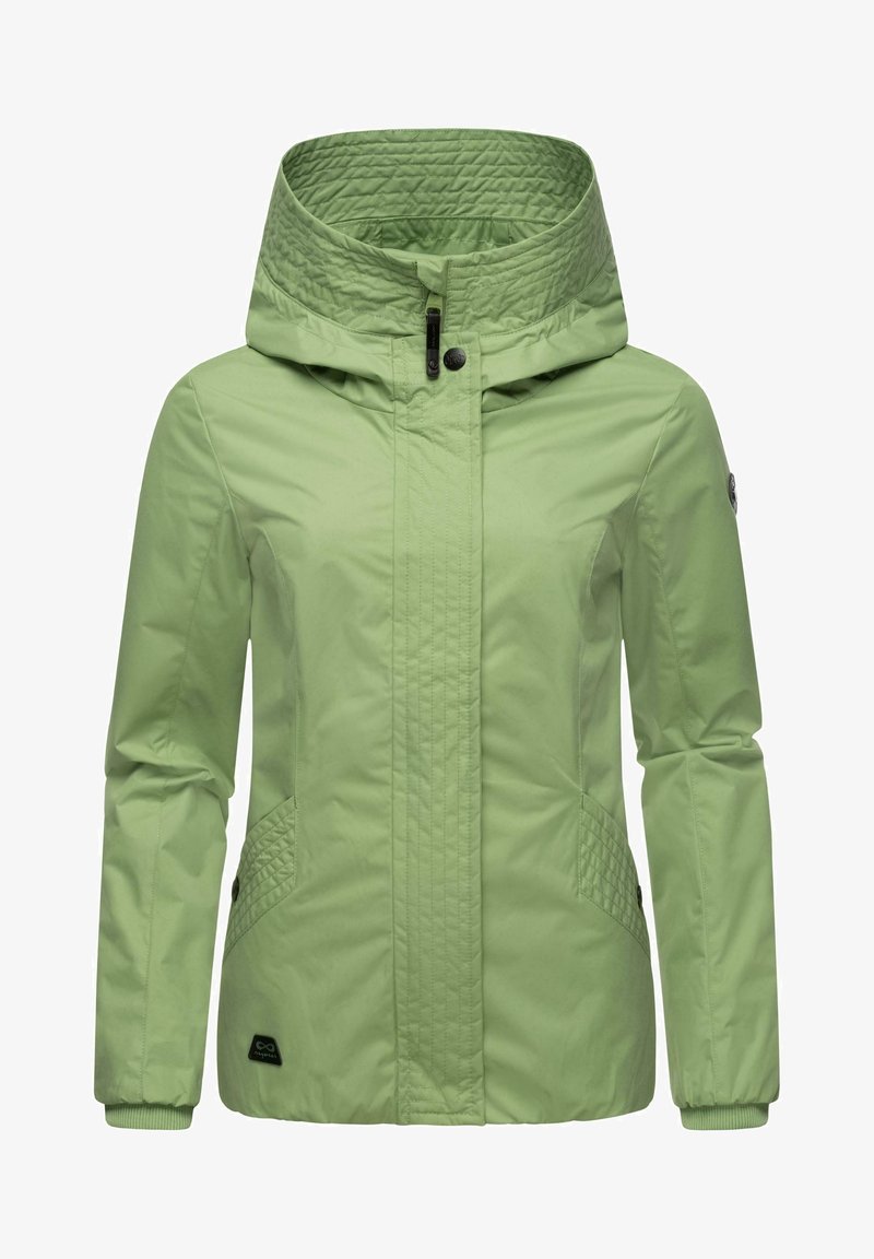 Veste à capuche légère vert clair pour femme avec des détails matelassés sur la capuche et les poches, fermeture éclair à l'avant et fermeture pression.