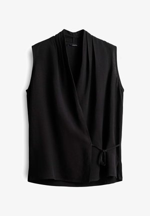 Zwarte mouwloze top met een wikkelontwerp, v-hals en een strikaccent rond de taille. Gemaakt van lichte stof met een gladde textuur.