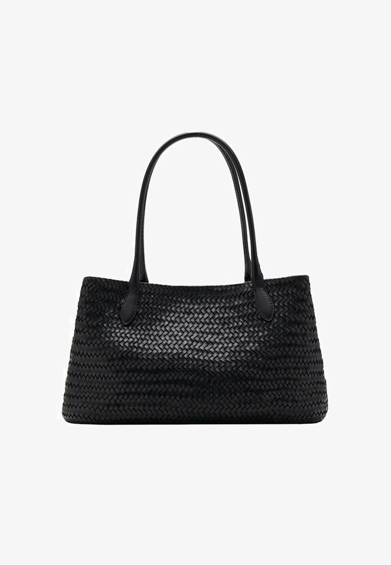 Borsa intrecciata nera con due manici lunghi, dettagli in pelle liscia, forma rettangolare e motivo superficiale testurizzato. Nessuna ferramenta visibile.