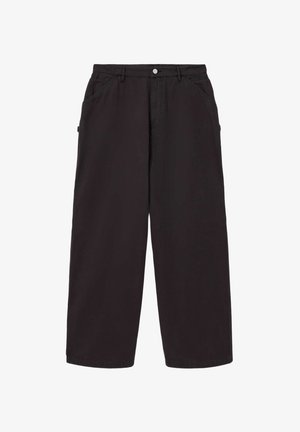 Sorte bukser med brede ben lavet af bomuld. Har lukkefunktion foran med knapper, bæltestropper og sidelommer. Glat tekstur med en lige silhuet.