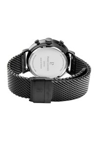 Reloj de acero inoxidable negro con correa de malla, caja redonda y corona texturizada, con un fondo pulido en plata que muestra los detalles de la marca.