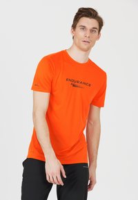Endurance S/S PERFORMANCE - Sport T-shirt - scarlet ibis